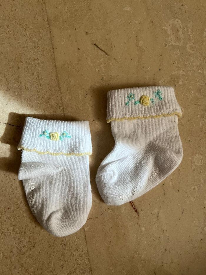 Preloved Kaos kaki baby janie and jack bordir 0-6months