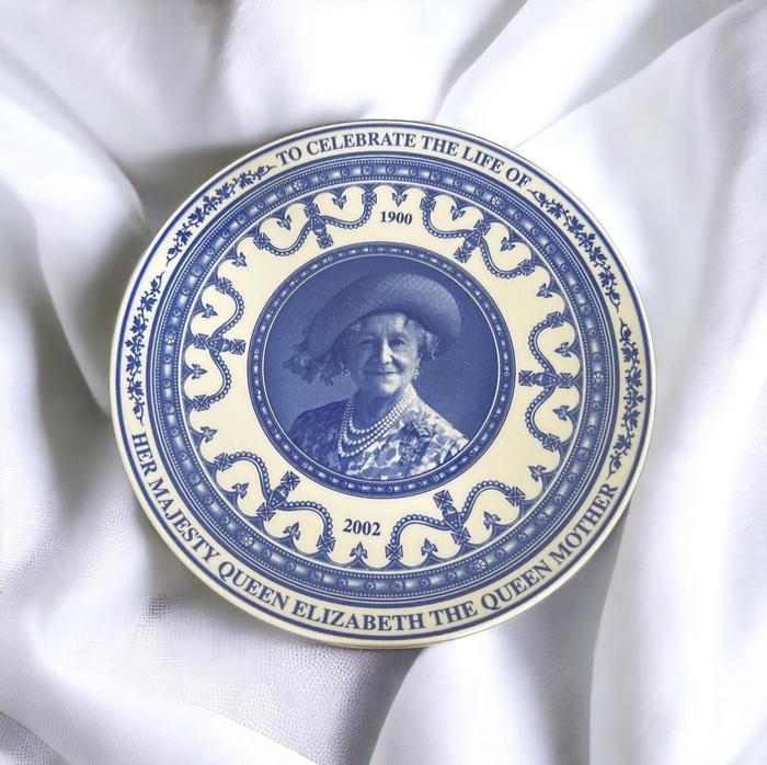 Wedgwood Queen Elizabeth The Queen Mother Plate