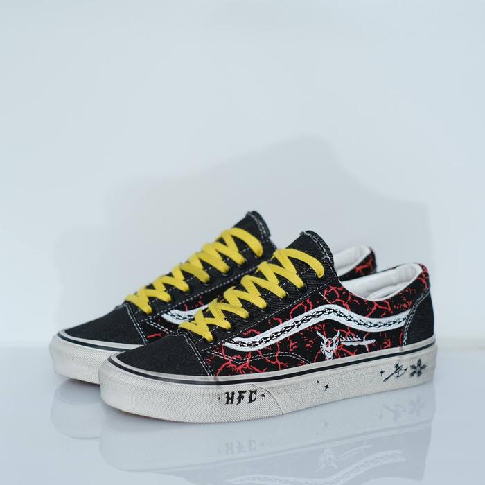 Sepatu Sneaker Vans Style 36 X Stranger Things