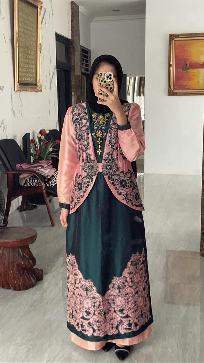 Preloved gamis pesta wanita