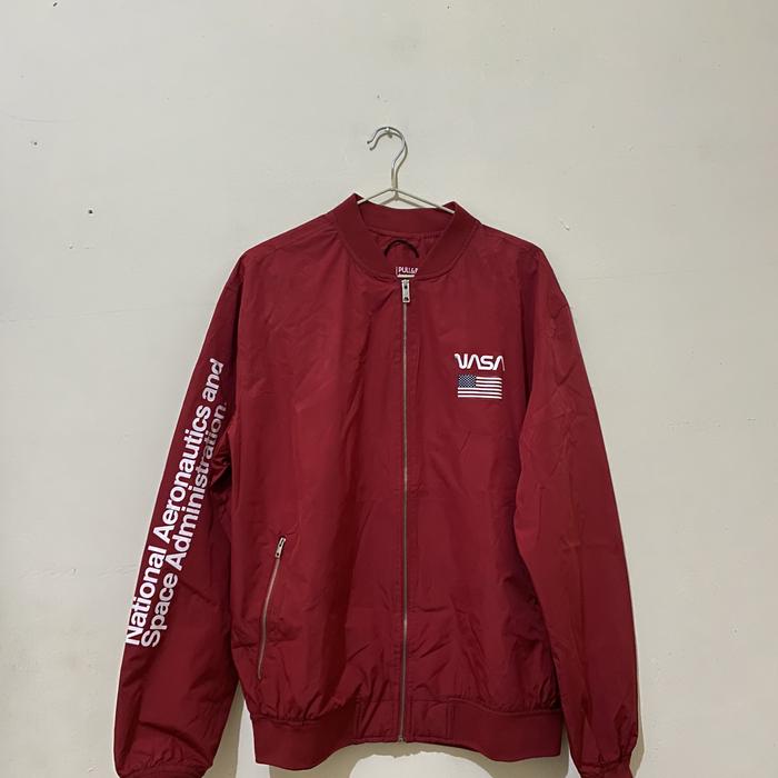 Jacket Pull and Bear Nasa Merah size L