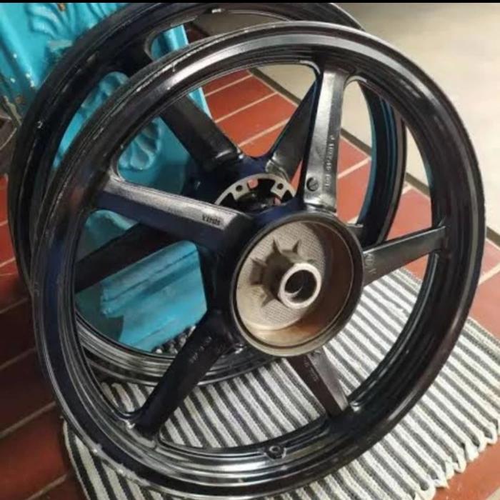 velg scorpio ring 18 original