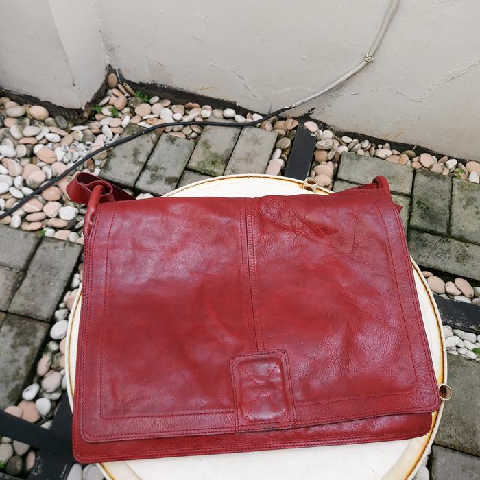 Tas Selempang Bucini