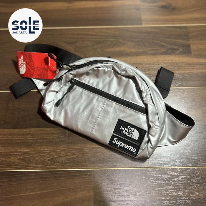 Supreme x The North Face  Metallic Roo II Waistbag