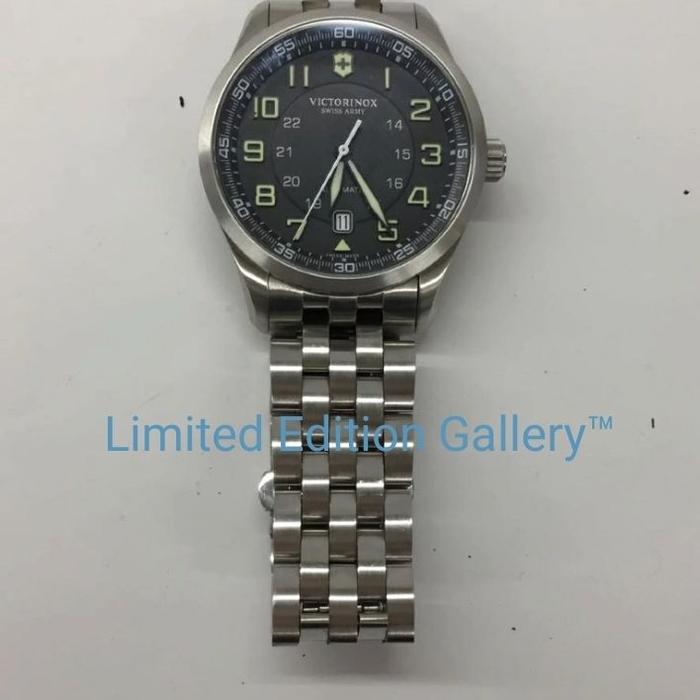 Pilot Watch Victorinox Swiss Army Airboss 241508 Automatic