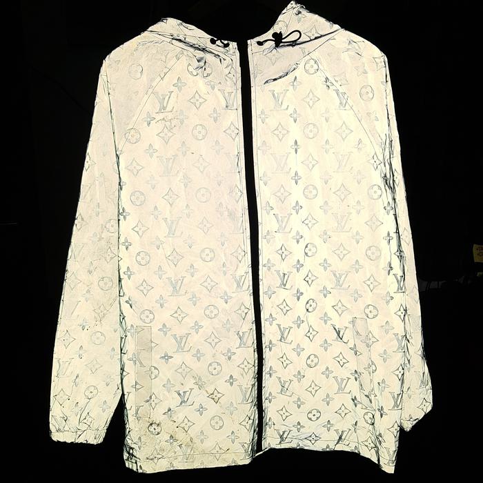 jaket reflective Louis Vuitton
