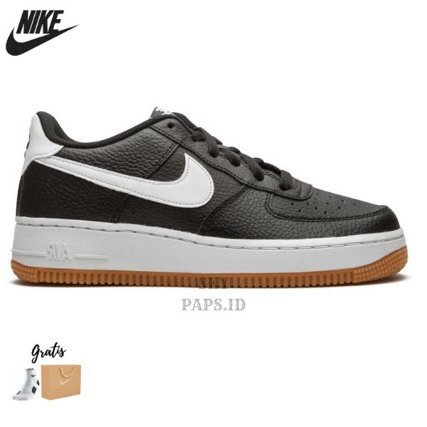 NIKE AIR FORCE 1 LOW BLACK WHITE GUM