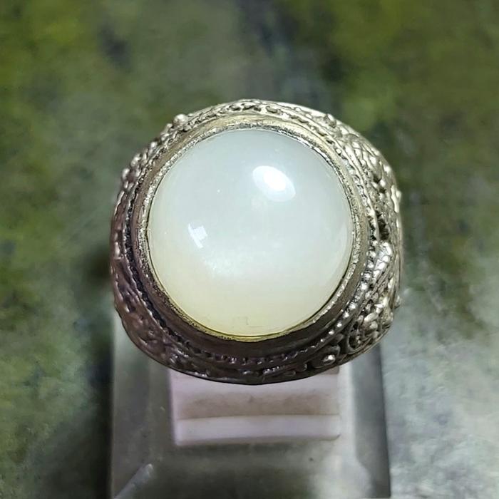 Biduri Bulan