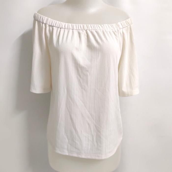 atasan putih uniqlo Sabrina white top preloved