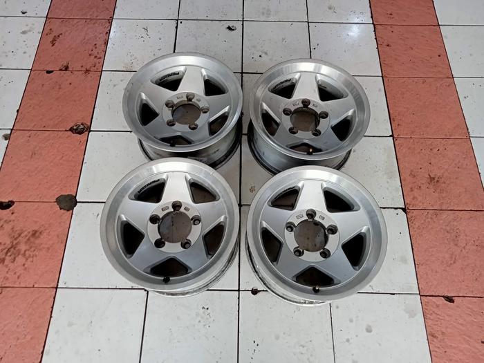 Velg Bekas Mobil Murah Std Katana Jeep Ring 15Lebar 7 Pcd 5x139