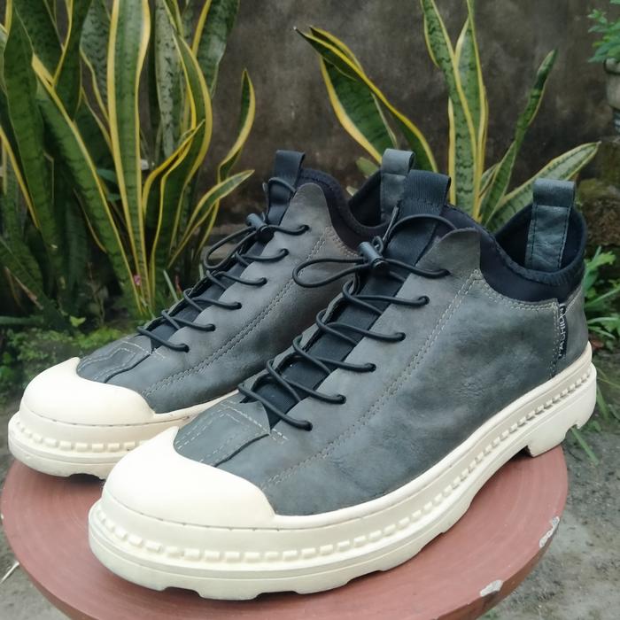 Sepatu Second Sneakers Casual Brand Import Size 43 Insole 27 cm