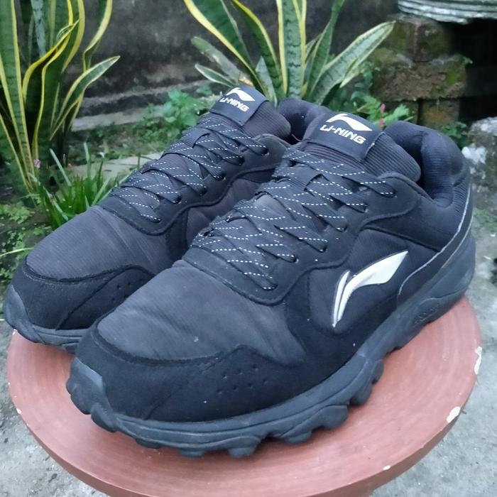 Sepatu Second Sneakers Brand Li-Ning Size 41 Insole 26 cm