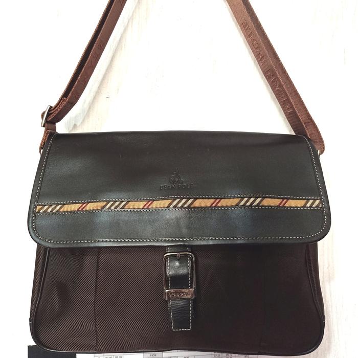 Tas Slempang Pria Beanpole Preloved