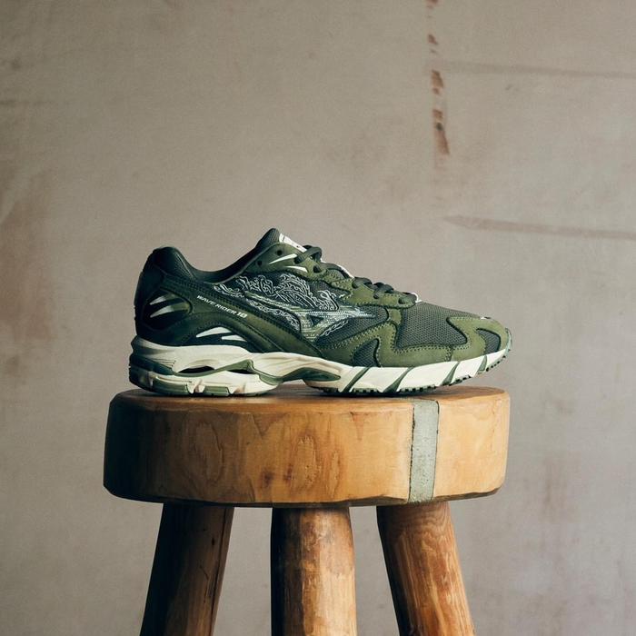 Mizuno wave rider 10 x maharishi