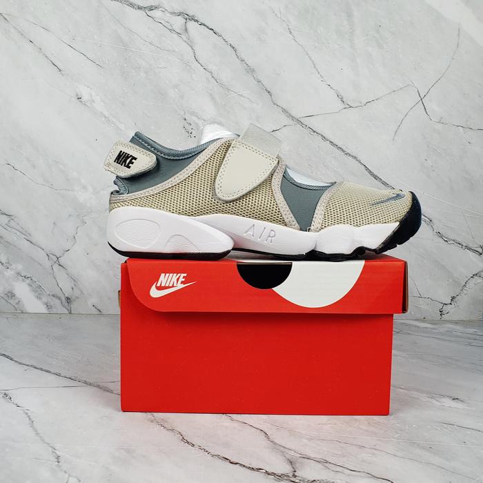 SEPATU WANITA NIKE AIR RIFT NINJA GREY