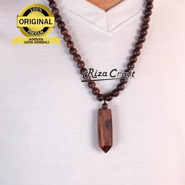Kalung Liontin Taring Peluru Galih Kayu Nagasari Merah Asli untuk Pria