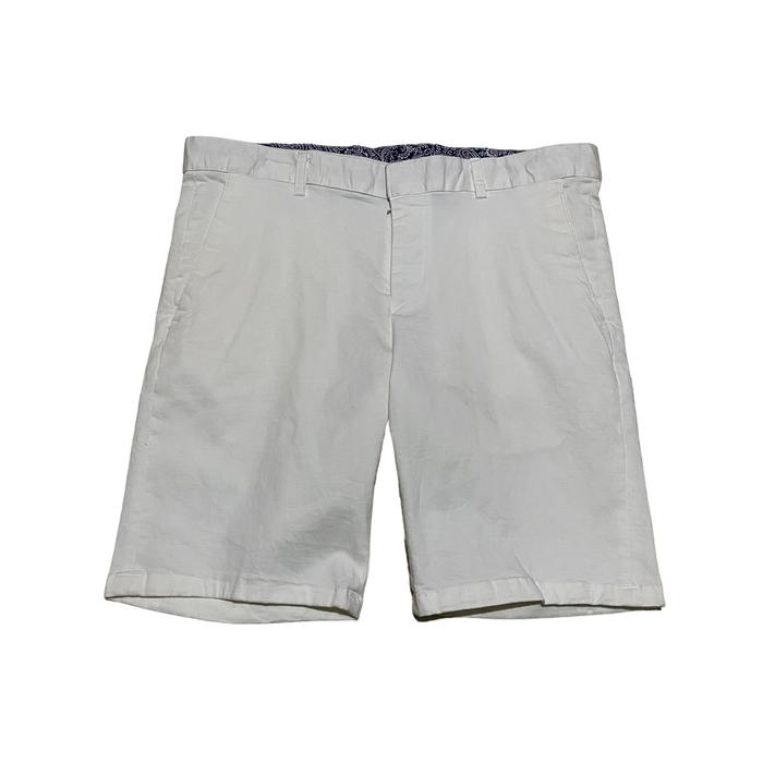 Blue water urban garment white paisley shortpant