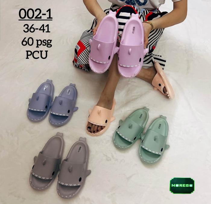002-1 Sandal Slop Hiu Mommy Daddy Shark Dewasa Super Empuk Kekinian