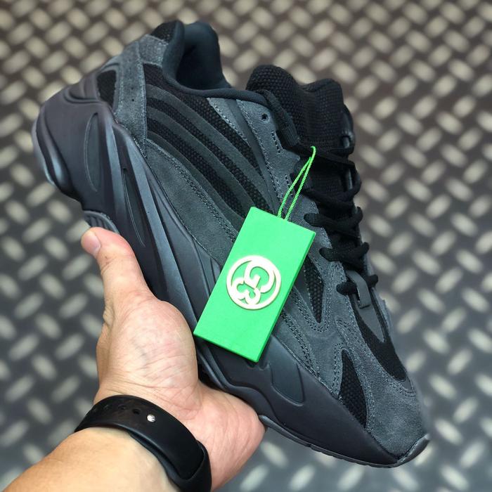 Yeezy 700 V2 Vanta