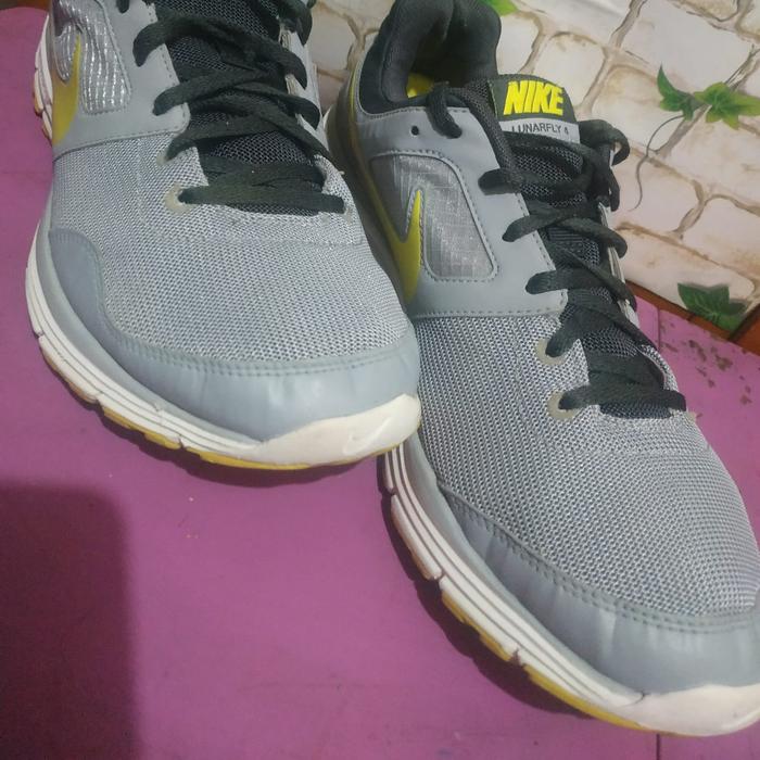 Sepatu second Nike Lunarfly 4 size 45,5