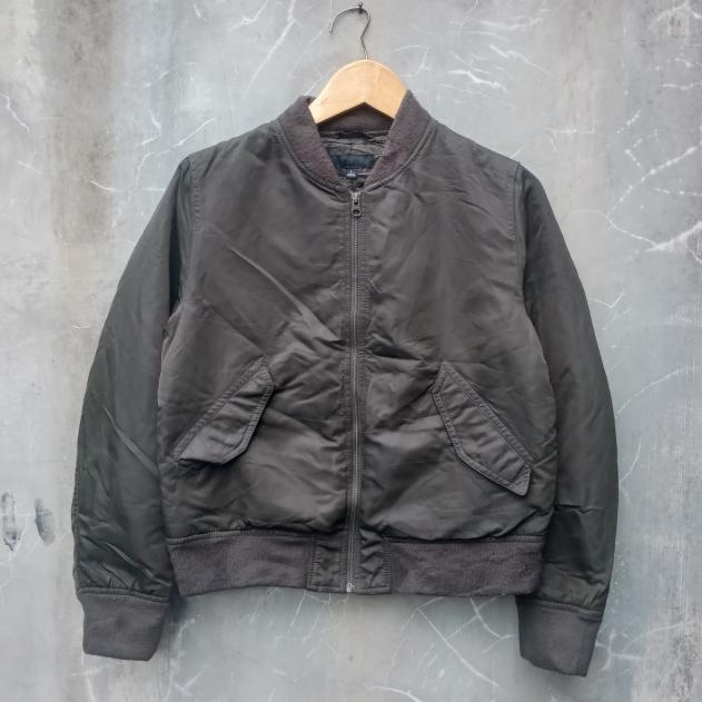 jaket uniqlo bomber army second