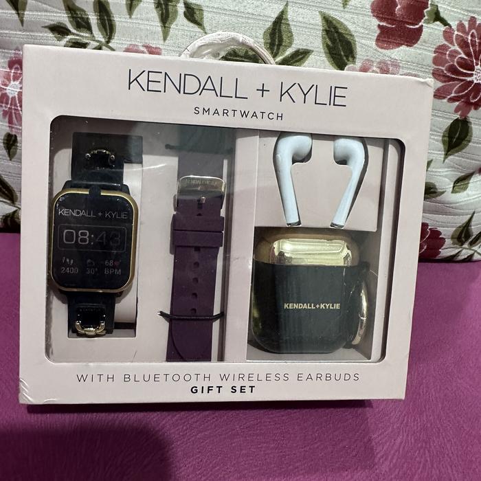 kendall kylie smart watch