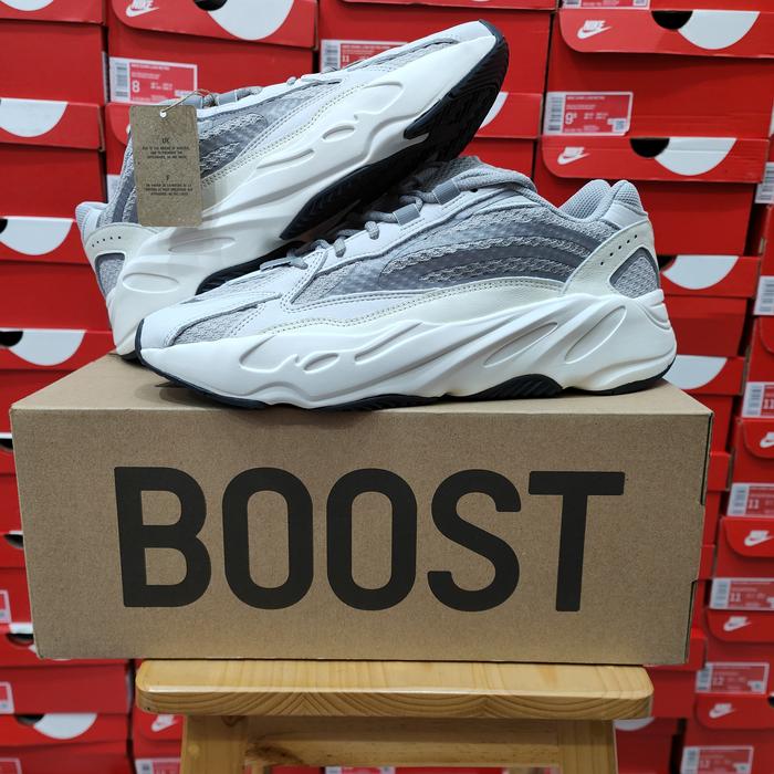 ADIDAS YEEZY BOOST 700 V2 STATIC 2023 BNIB 100% ORIGINAL