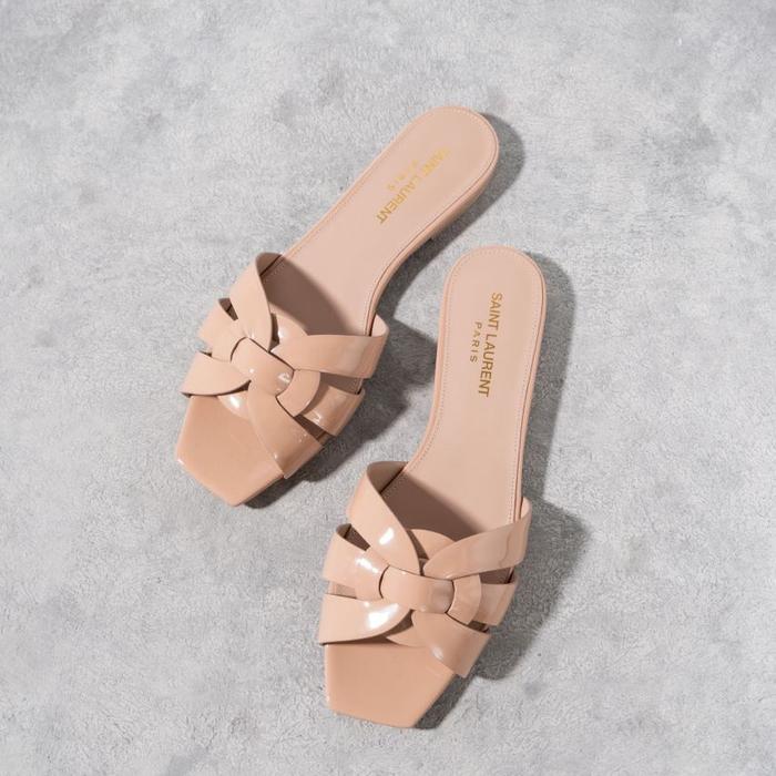 SAINT LAURENT Nu pieds tribute sandal patent leather Nude
