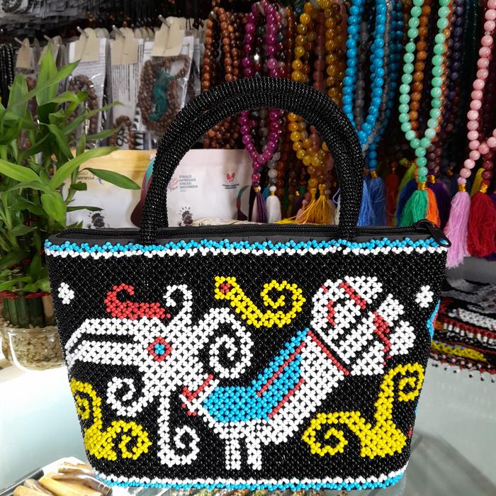 tas kalimantan manik manik