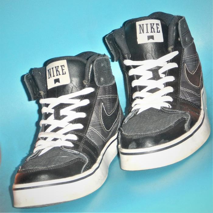 Nike Ruckus Mid original
