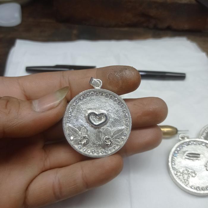 liontin koin perak murni