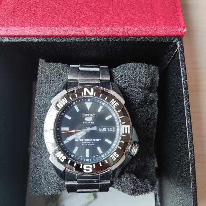 Jam Tangan Seiko 5 SNZE81 Second