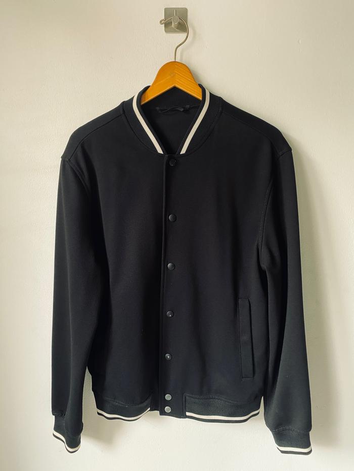 JAKET BOMBER ZARA SIZE L HITAM SECOND BEKAS PRELOVE