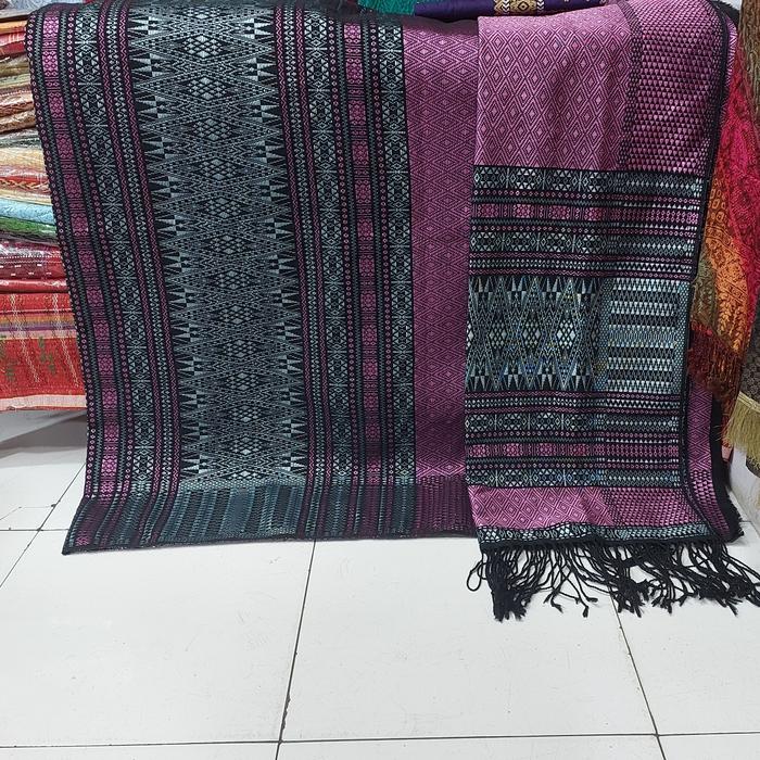 Tumtuman tanpa sambung ungu talas