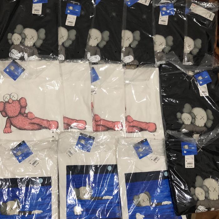 Uniqlo x kaws