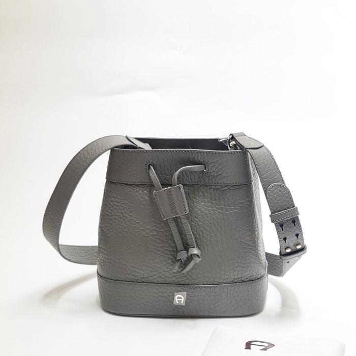 Tas wanita original - Aigner Bea Small Bucket Shoulder Bag