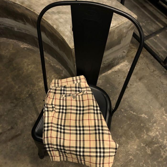 celana pendek burberry original preloved