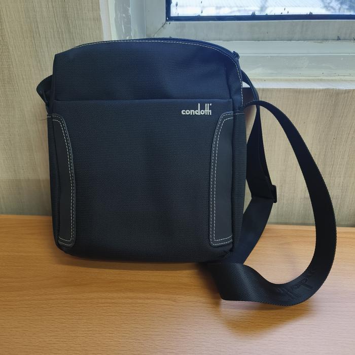 TAS SELEMPANG PRIA CONDOTTI ORIGINAL BLACK UKURAN  26 cm x 24 cm