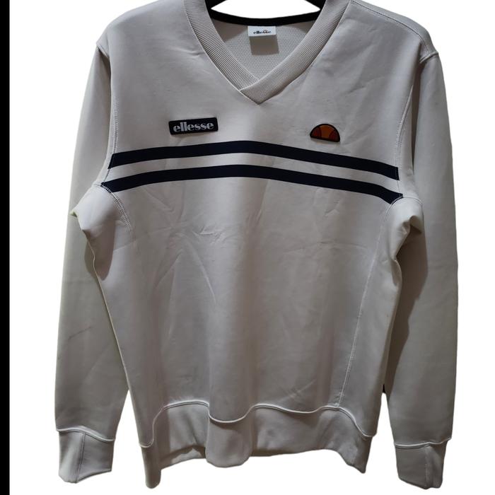 Crewneck bekas ellesse size S LD 110 very good condition like new