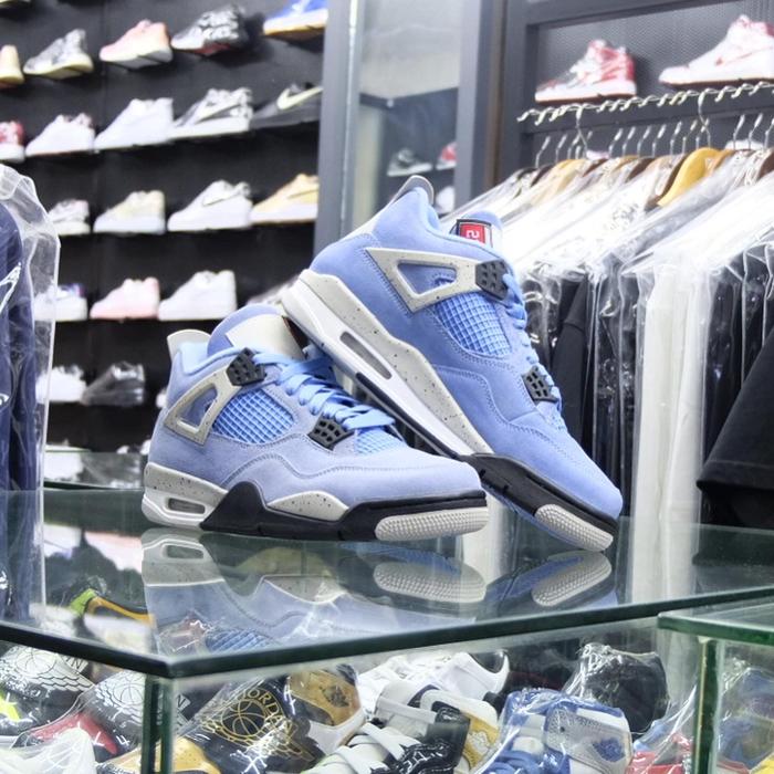 Air Jordan 4 Retro University Blue