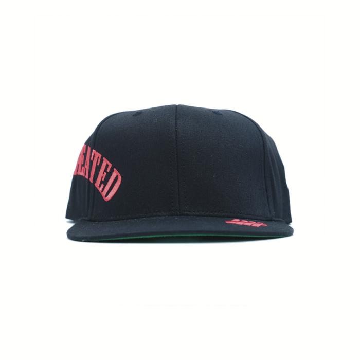 UNDEFEATED SMOKE CAP BLACK/RED