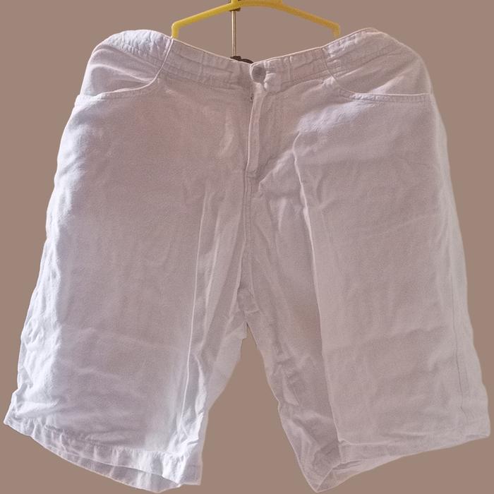 Preloved Celana Pendek Linen Istimewa