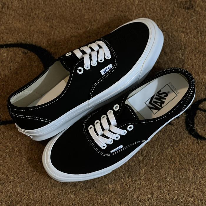 VANS VAULT AUTHENTIC OG LX BW
