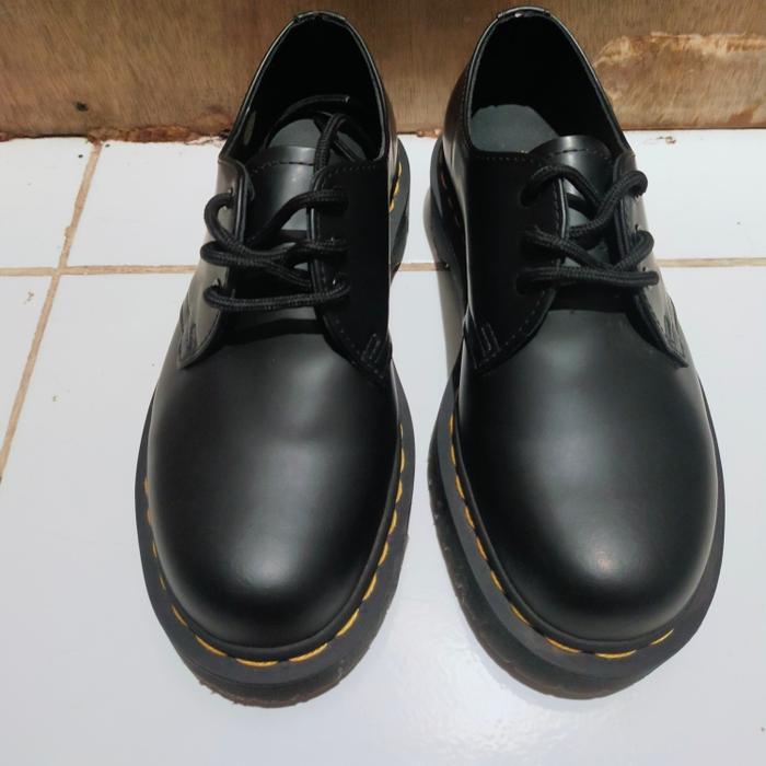 dr martens 1461 bex 4 UK
