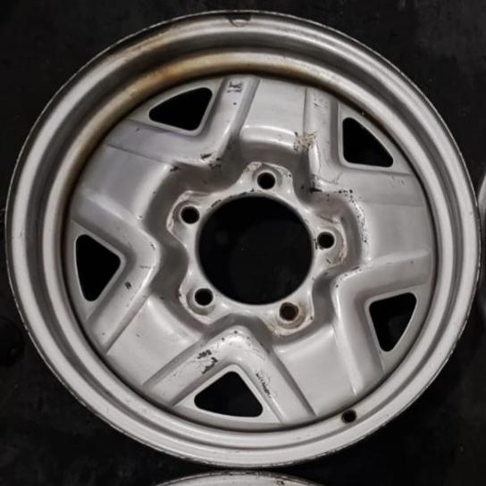 velg velek jimny ja11 kaleng
