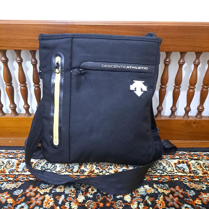 tas sling bag descente athletic hitam list kuning