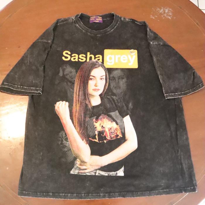 T shirt sasha grey