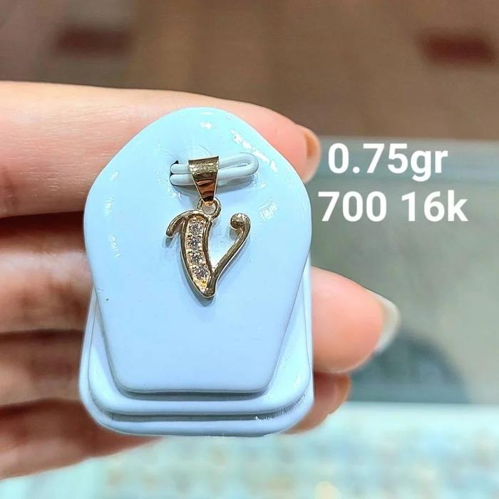 Liontin Pendant Emas Inisial Huruf V 16k Kadar 700 70% 0.75 gram