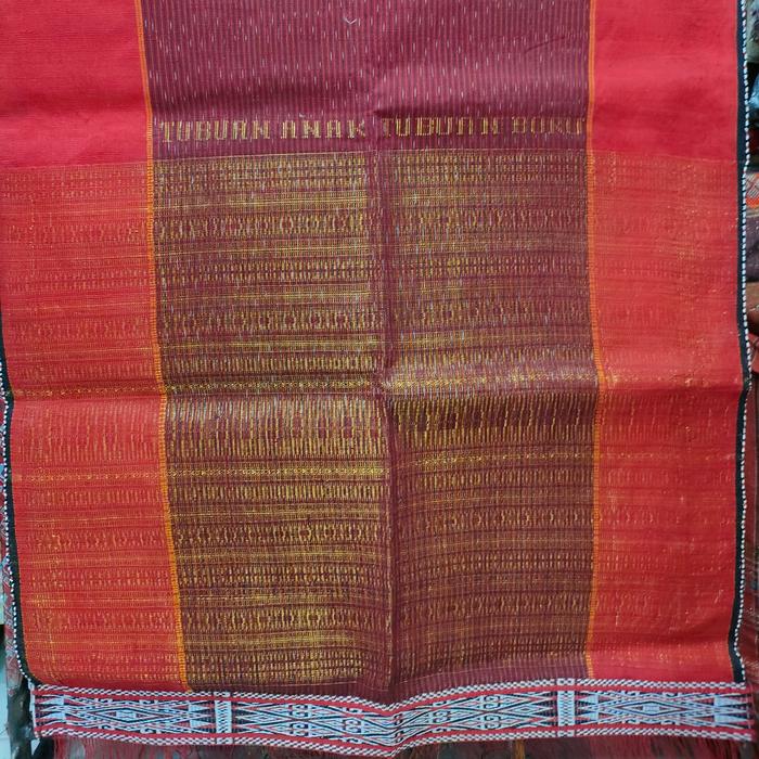 ULOS HELA Tenunan Tangan Merah benang Mas