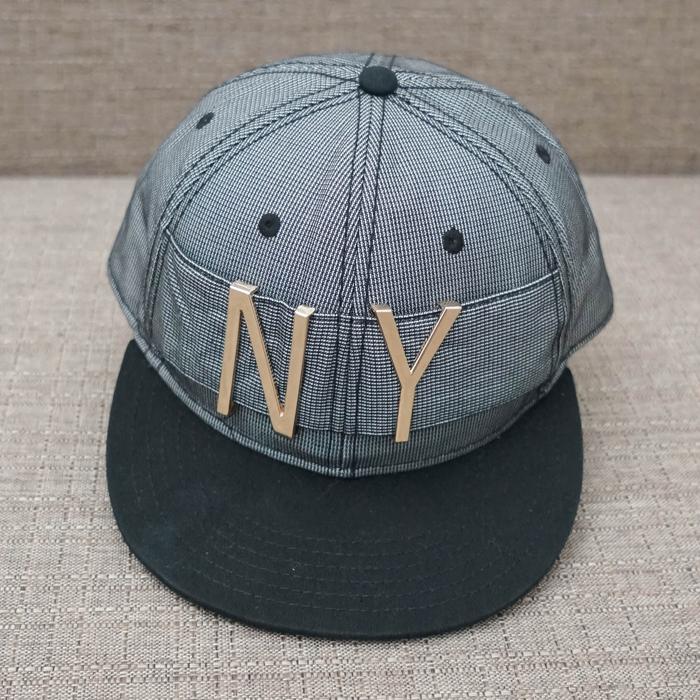 Topi Snapback NY Plat Besi Geser Abu-Abu